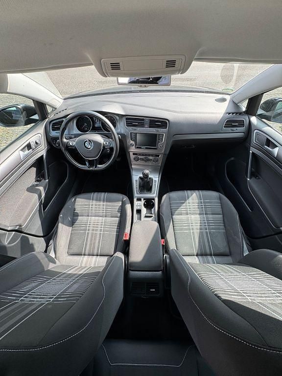 Gebraucht VW Golf VII LOUNGE 110 PS (80 kW) 2015 Schwarz Kombi