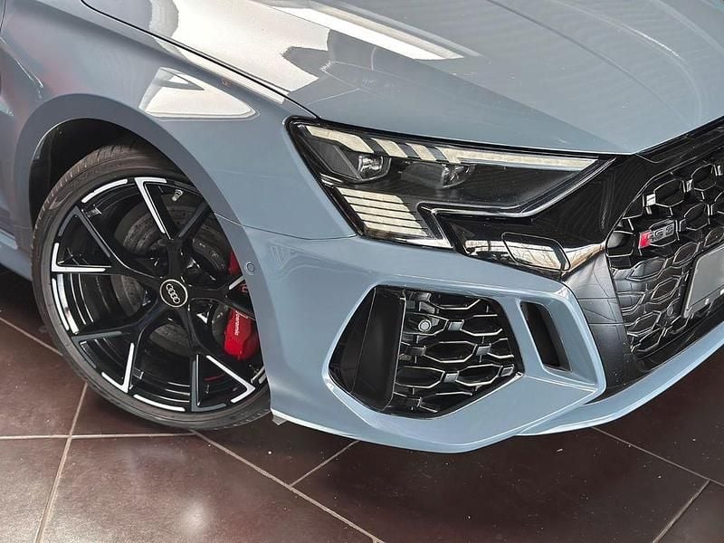 Gebraucht Audi RS3 Sport 400 PS (294 kW) 2022 Grau Limousine