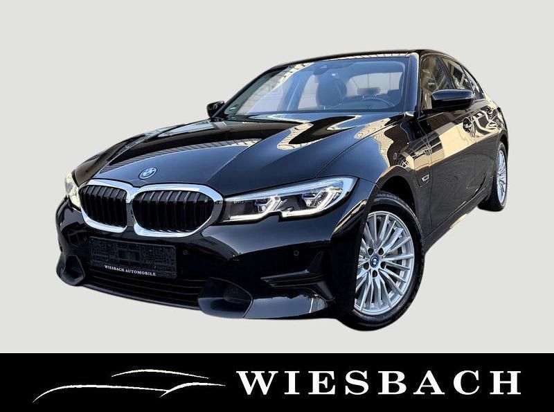 Gebraucht BMW 330e Sport Line 292 PS (214 kW) 2022 Schwarz 2 Limousine