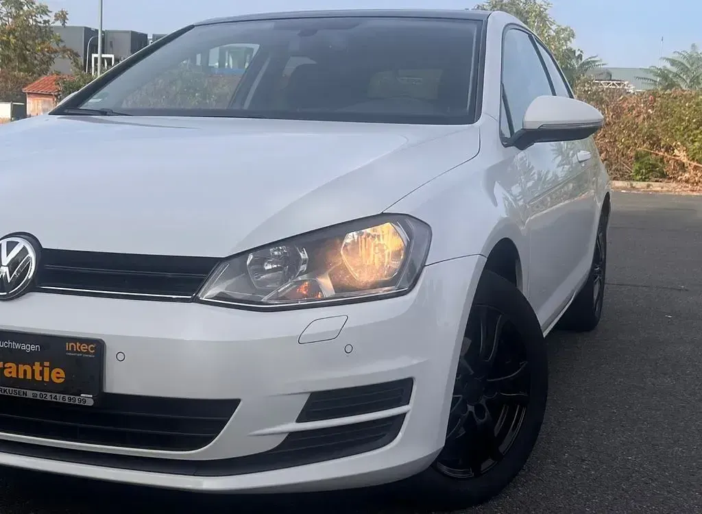 Gebraucht VW Golf VII Comfortline 110 PS (80 kW) 2016 Weiß