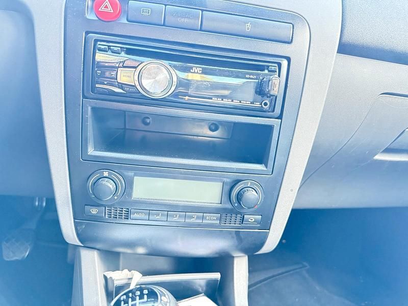 Grau Gebraucht 2004 Seat Ibiza Kleinwagen | 1.500 € (Fairer Preis) - Bild 1/4