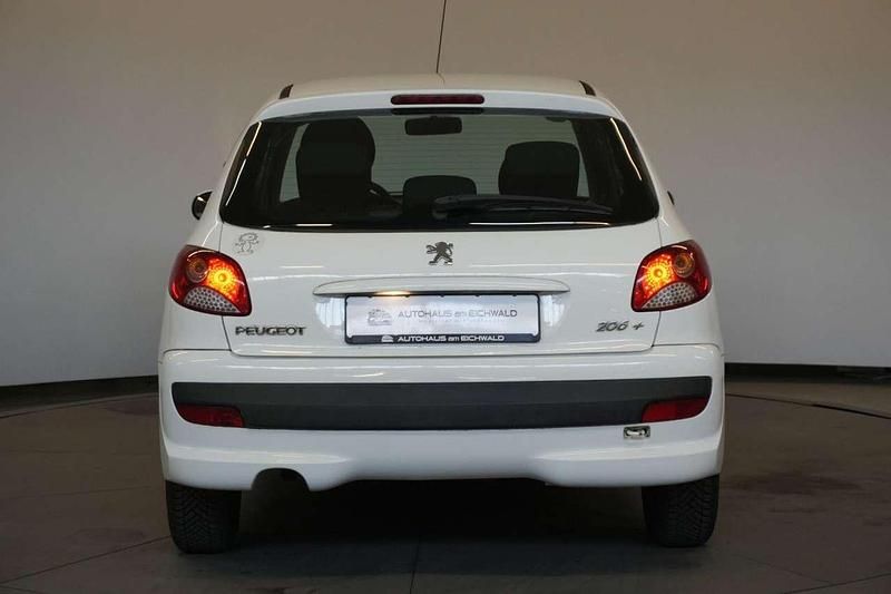 Gebraucht Peugeot 206 Basis 75 PS (55 kW) 2009 Blanc banquise Limousine