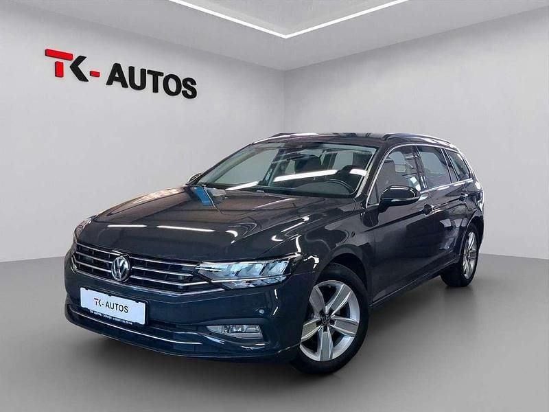 Grau Gebraucht 2020 VW Passat Business Kombi | 19.990 € (Superpreis) - Bild 1/4