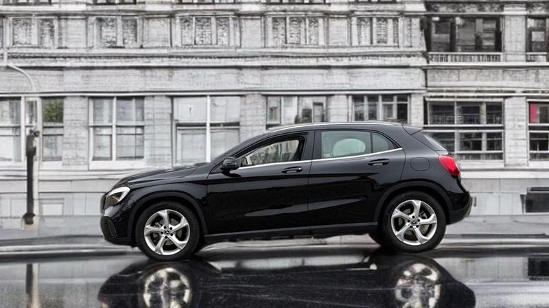 Gebraucht Mercedes GLA200 156 PS (114 kW) 2017 Kosmosschwarz SUV