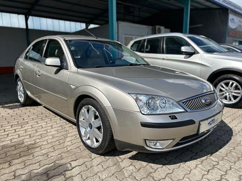 Gebraucht Ford Mondeo Ghia 145 PS (106 kW) 2003 Gold Limousine