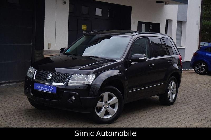 Gebraucht Suzuki Grand Vitara 129 PS (94 kW) 2012 Schwarz SUV