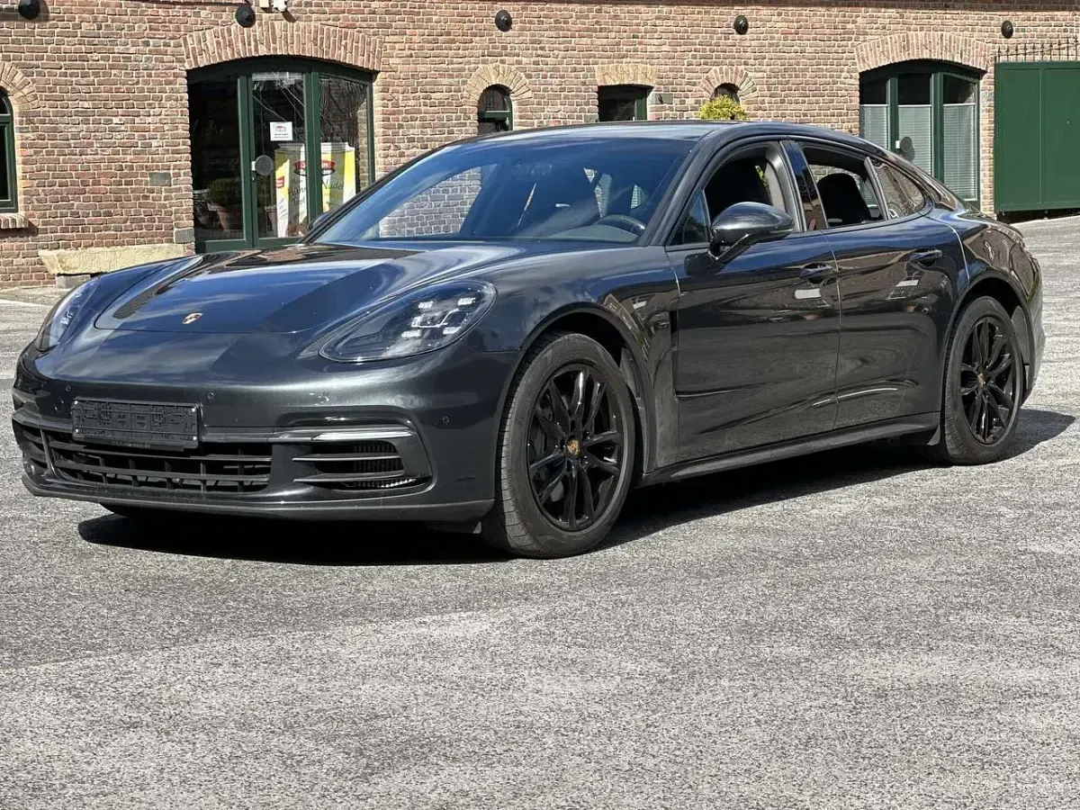 Gebraucht Porsche Panamera 4S 441 PS (324 kW) 2017 Vulkangraumetallic Limousine