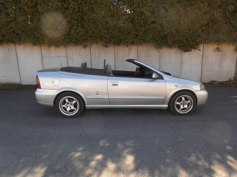 Gebraucht Opel Astra Cabriolet 101 PS (74 kW) 2002 Silber Cabrio