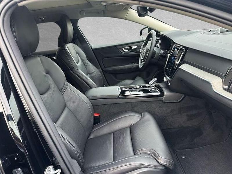 Gebraucht Volvo V60 Ultra 455 PS (334 kW) 2025 Onyx schwarz Kombi