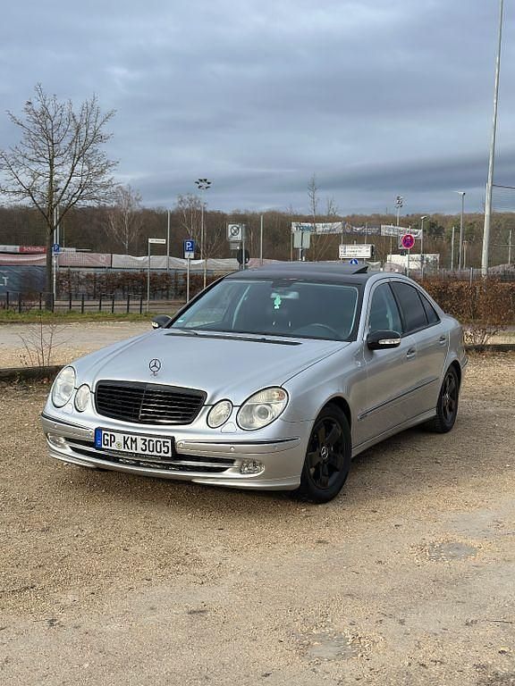 Gebraucht Mercedes E240 Avantgarde 177 PS (130 kW) 2005 Silber Limousine