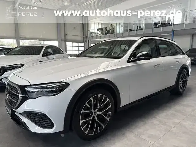 Gebraucht Mercedes E450 381 PS (280 kW) 2023 Weiß Kombi