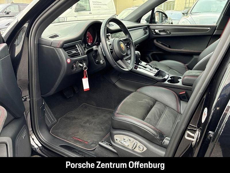 Gebraucht Porsche Macan GTS 441 PS (324 kW) 2022 Tiefschwarzmetallic SUV