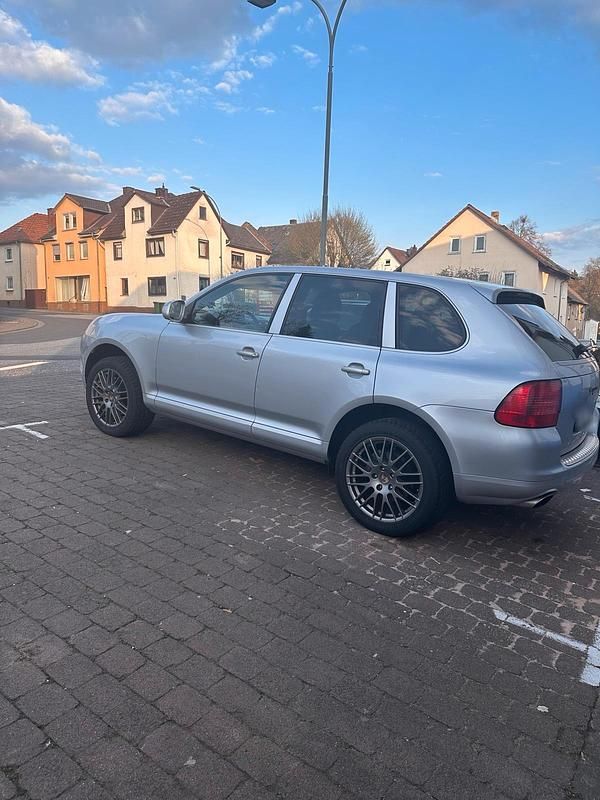 Second-hand Porsche Cayenne 250 CP (183 kW) 2005 Argintiu SUV