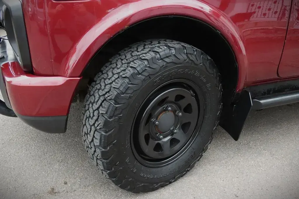 Gebraucht Lada Taiga 83 PS (61 kW) 2019 Rot SUV