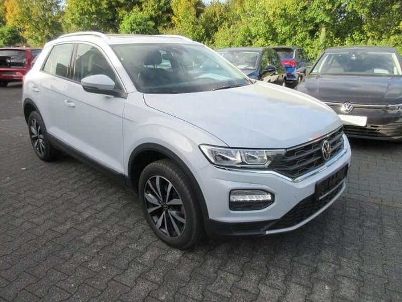 Gebraucht VW T-Roc Style 116 PS (85 kW) 2022 White silver (metallic) SUV