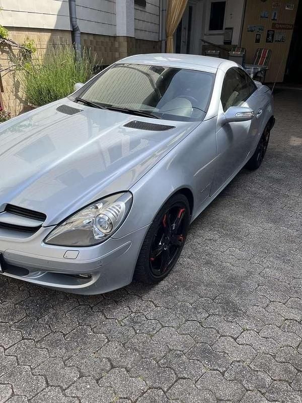Grau Gebraucht 2008 Mercedes SLK200 Cabrio | 9.400 € (Superpreis) - Bild 1/4