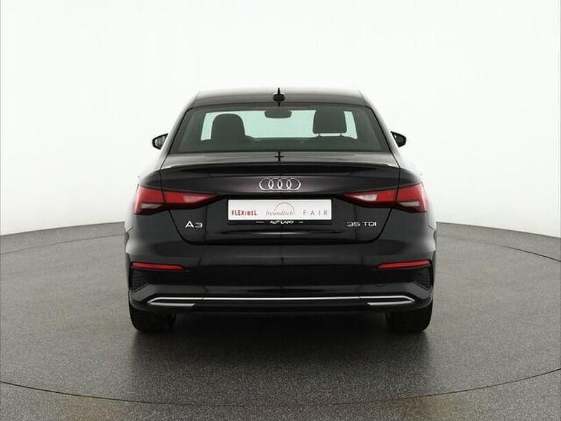 Gebraucht Audi A3 Ambiente 150 PS (110 kW) 2022 Schwarz Limousine