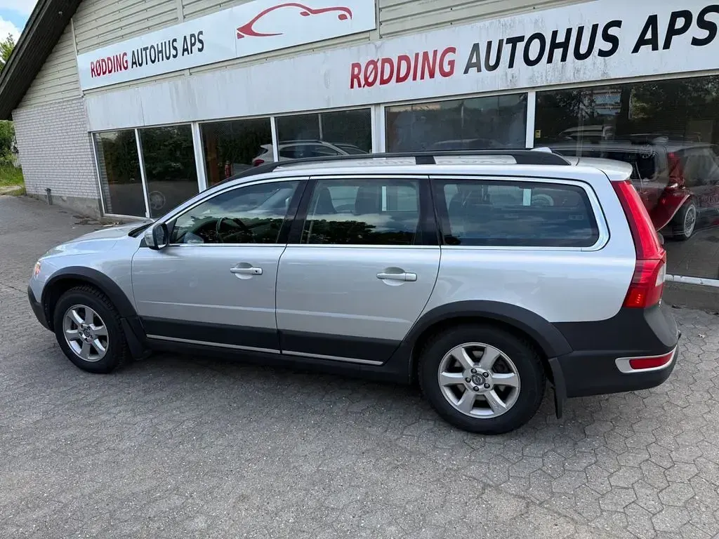 Gebraucht Volvo XC70 Kinetic 163 PS (119 kW) 2010 Silber Kombi