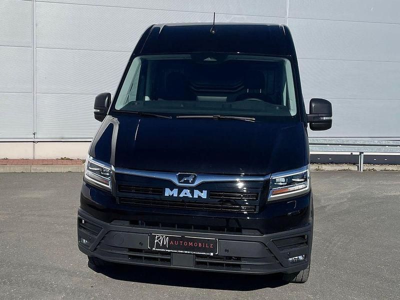 Neu MAN TGE 177 PS (130 kW) 2026 Deep black perleffekt Van