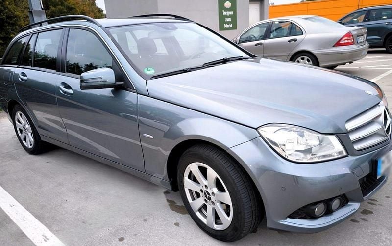 Gebraucht Mercedes C220 170 PS (125 kW) 2011 Grau Kombi