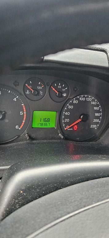 Gebraucht Ford Transit 101 PS (74 kW) 2013 Rot Van / Kleinbus