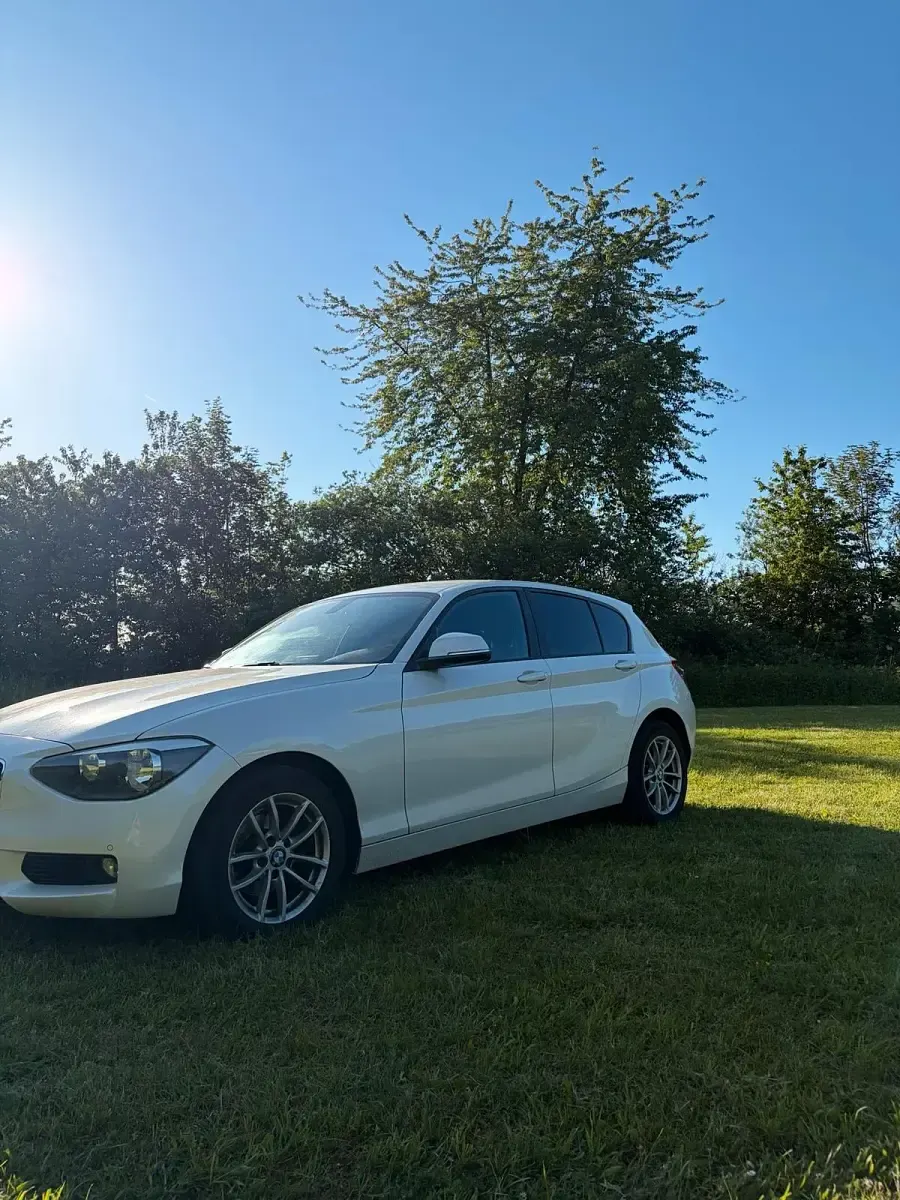 Gebraucht BMW 114 2014 Weiß Kleinwagen