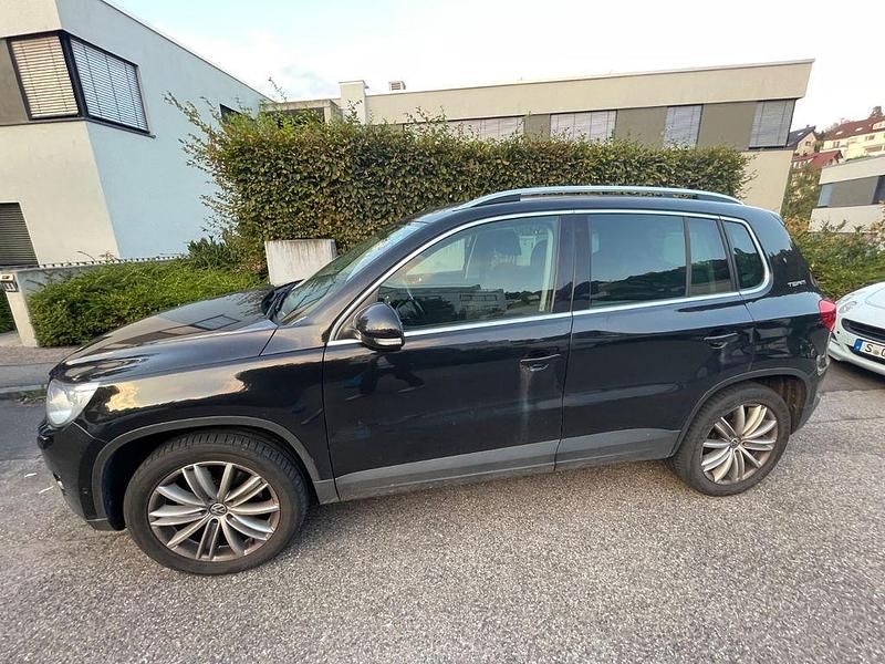 Schwarz Gebraucht 2011 VW Tiguan Team SUV | 7.700 € (Guter Preis) - Bild 1/4