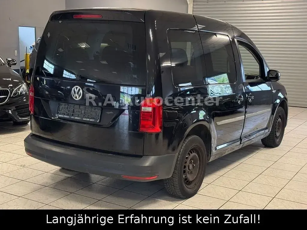 Gebraucht VW Caddy Trendline 75 PS (55 kW) 2019 Schwarz Van / Kleinbus