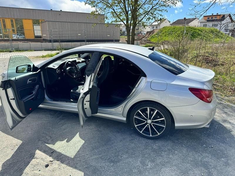 Gebraucht Mercedes CLA200 156 PS (114 kW) 2013 Silber Limousine