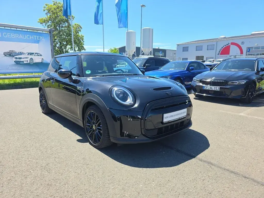 Gebraucht Mini Cooper SE 135 kW (184 PS) 2023 Schwarz Kleinwagen