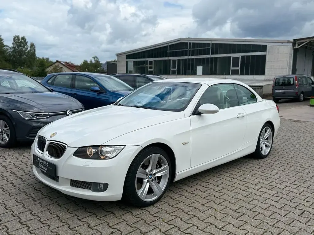Gebraucht BMW 335 Cabriolet 305 PS (224 kW) 2008 Weiß Cabrio
