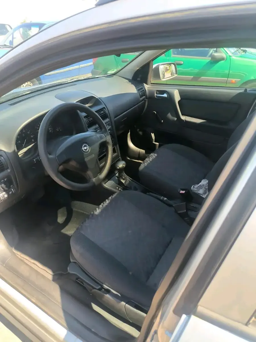 Gebraucht Opel Astra 101 PS (74 kW) 2002 Silber Kombi