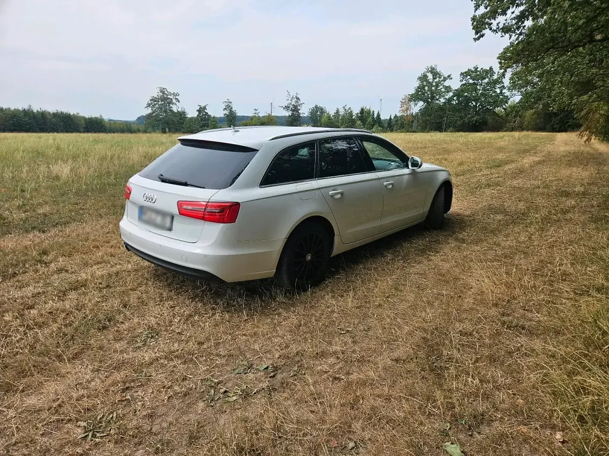 Gebraucht Audi A6 Comfort 177 PS (130 kW) 2012 Weiß Kombi