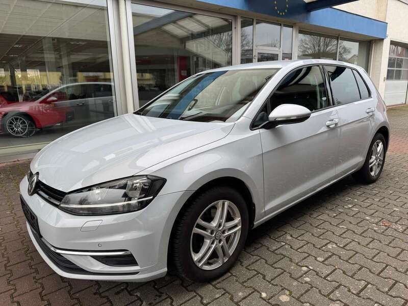 Weiss Gebraucht 2017 VW Golf VII Allstar Limousine | 14.000 € (Fairer Preis) - Bild 1/4