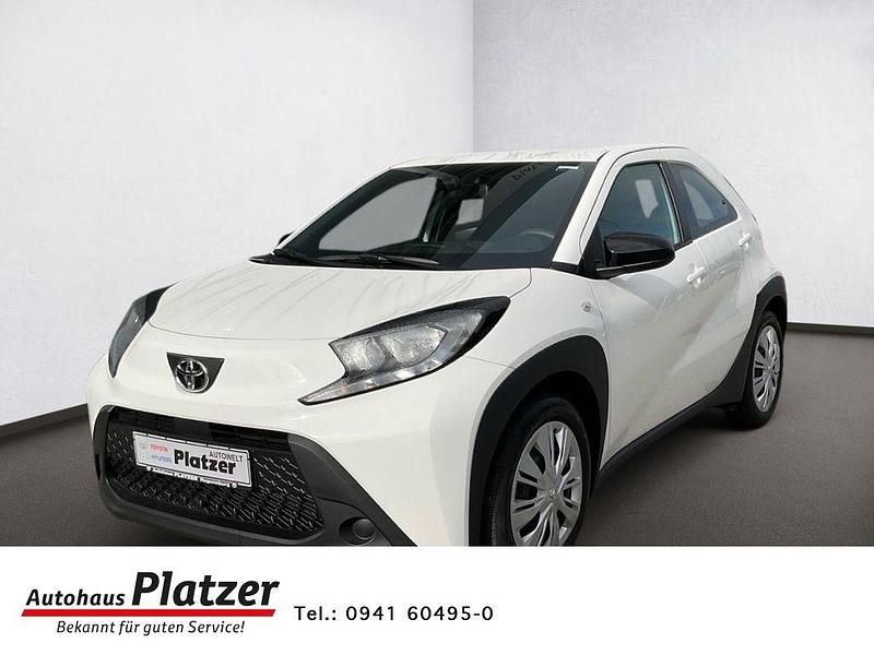 Weiss Gebraucht 2024 Toyota Aygo Business Edition Kleinwagen | 15.780 € (Fairer Preis) - Bild 1/4