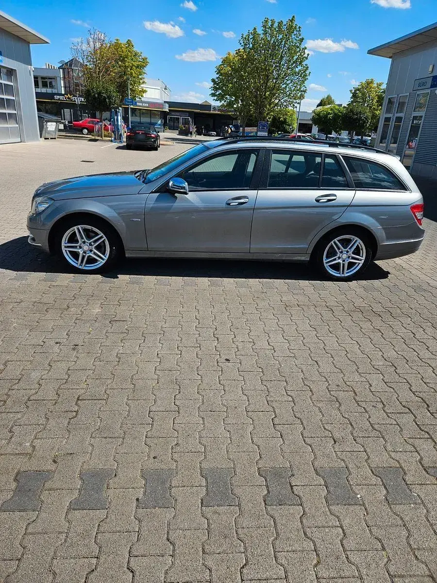 Gebraucht Mercedes C220 Avantgarde 170 PS (125 kW) 2009 Grau Kombi