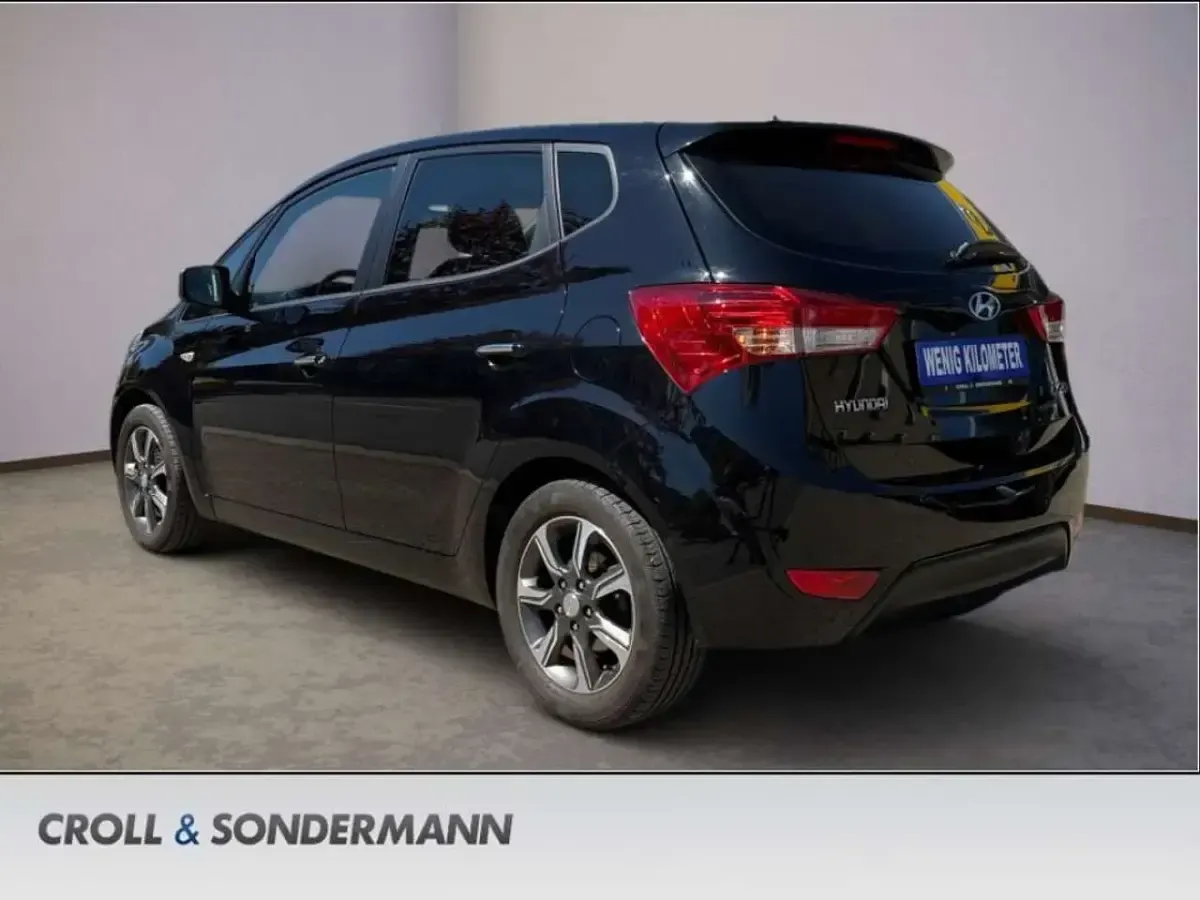 Gebraucht Hyundai ix20 YES! 90 PS (66 kW) 2017 Schwarz Kleinwagen