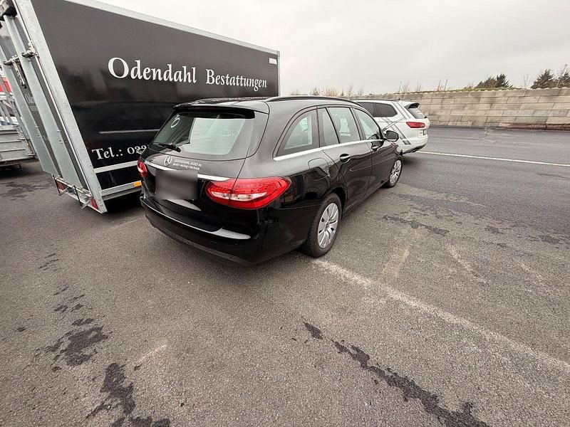 Gebraucht Mercedes C200 136 PS (100 kW) 2018 Schwarz Kombi