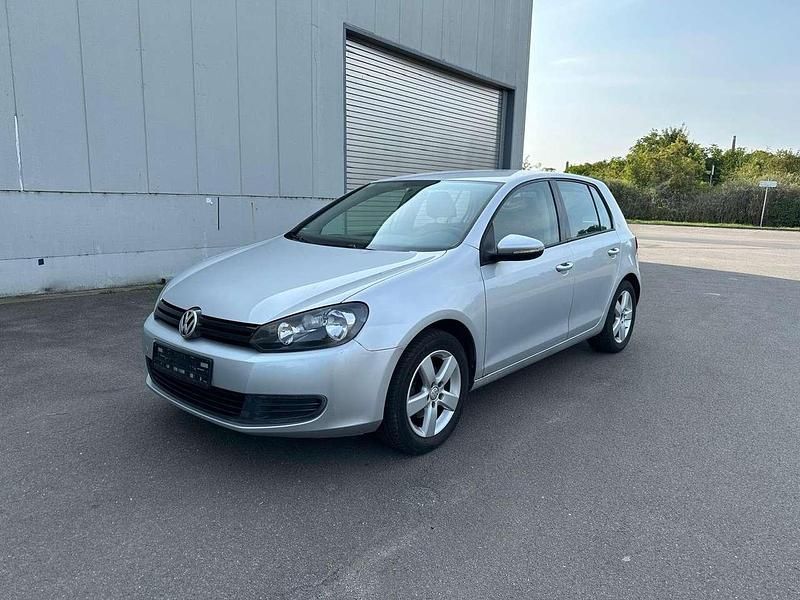 Silbergrau Gebraucht 2009 VW Golf VI Trendline Limousine | 6.900 € (Fairer Preis) - Bild 1/4