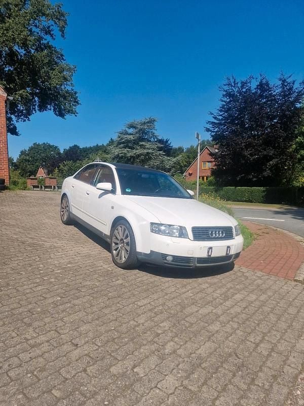 Weiß Gebraucht 2002 Audi A4 S-Line Limousine | 1.111 € (Superpreis) - Bild 1/4