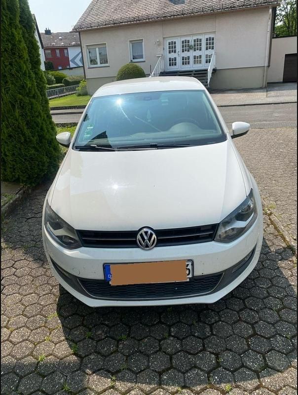 Weiß Gebraucht 2010 VW Polo Kleinwagen | 4.300 € (Fairer Preis) - Bild 1/4