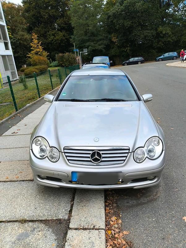 Silber Gebraucht 2003 Mercedes C180 Coupé | 1.000 € (Guter Preis) - Bild 1/4