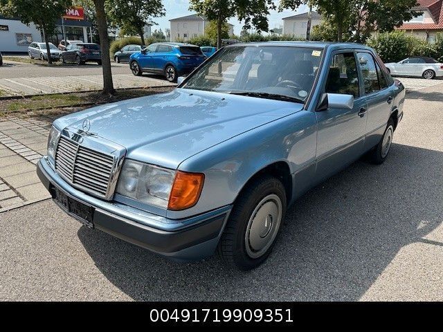 Other Gebraucht 1990 Mercedes E300 Limousine | 9.499 € - Bild 1/4