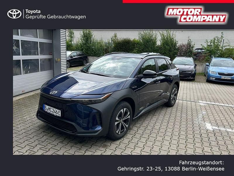 Blau Gebraucht 2025 Toyota bZ4X Comfort SUV | 34.650 € (Superpreis) - Bild 1/4