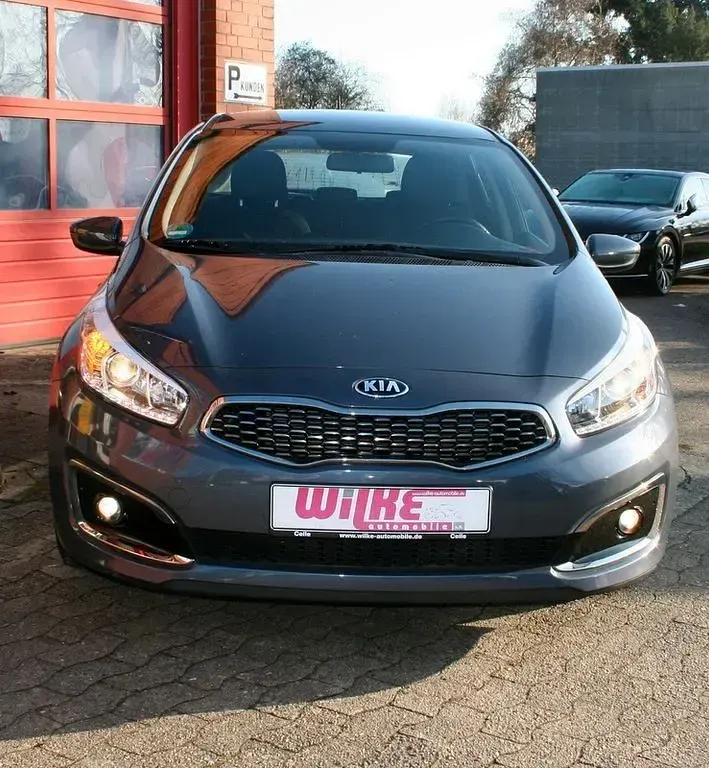 Gebraucht Kia Ceed Edition 7 135 PS (99 kW) 2017 Blau Kleinwagen