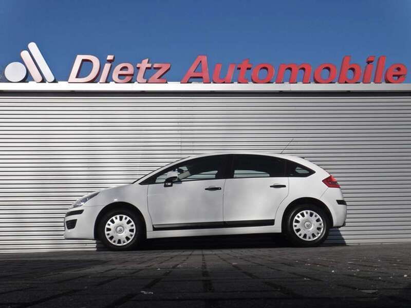 Weiß Gebraucht 2009 Citroën C4 Advance Limousine | 2.950 € (Etwas zu teuer) - Bild 1/4