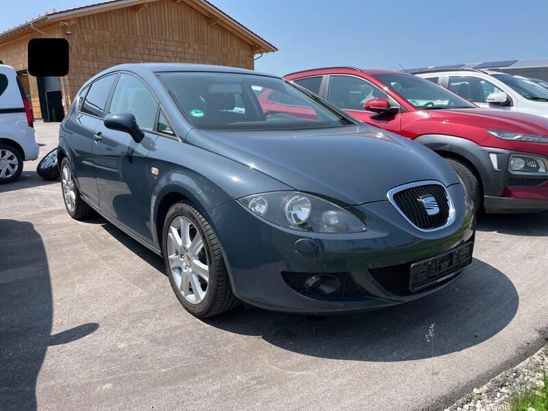 Grau Gebraucht 2008 Seat Leon Comfort Limousine | 3.900 € (Fairer Preis) - Bild 1/4