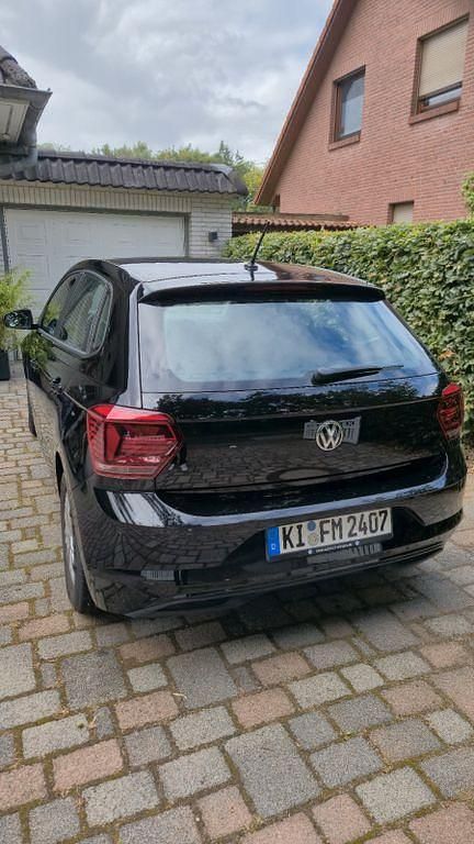 Schwarz Gebraucht 2018 VW Polo Trendline Kleinwagen | 10.000 € (Guter Preis) - Bild 1/4