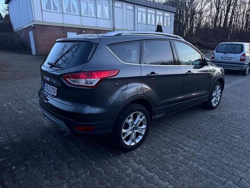 Gebraucht Ford Kuga Titanium 150 PS (110 kW) 2015 Grau SUV