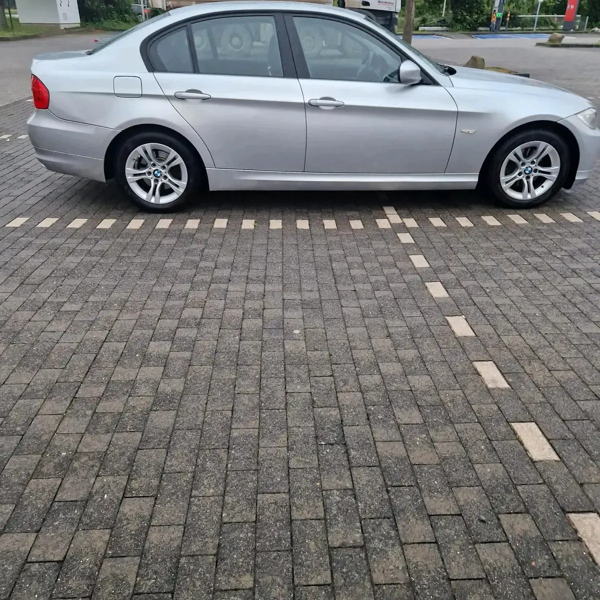 Gebraucht BMW 316 116 PS (85 kW) 2010 Silber Limousine